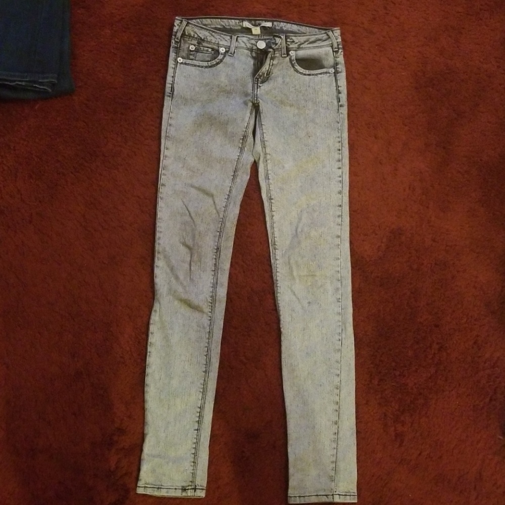 Acid wash / Light gray skinny jeans